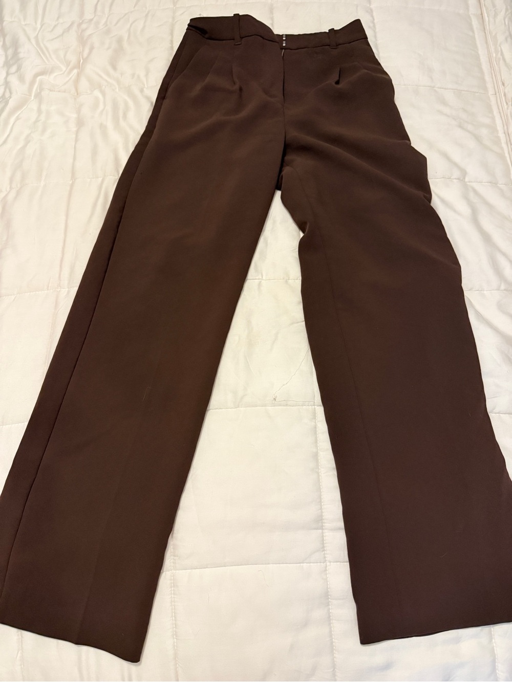 Aritzia effortless pants in Brown size 2